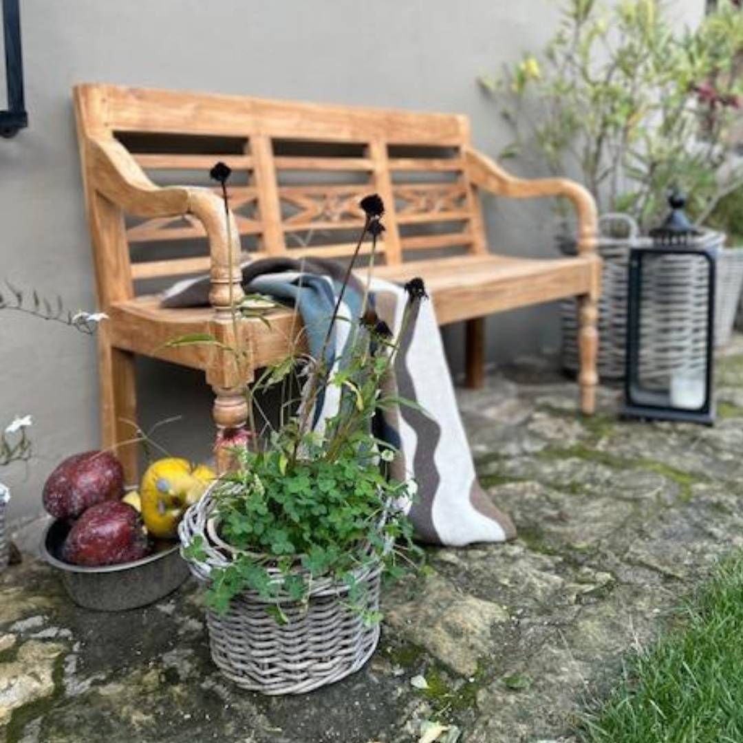 Pět důvodů, proč investovat do kvalitního zahradního nábytku z přírodních materiálů